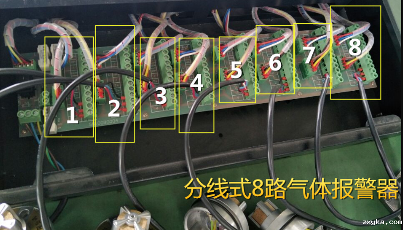 打开气体报警控制器主机机壳.png